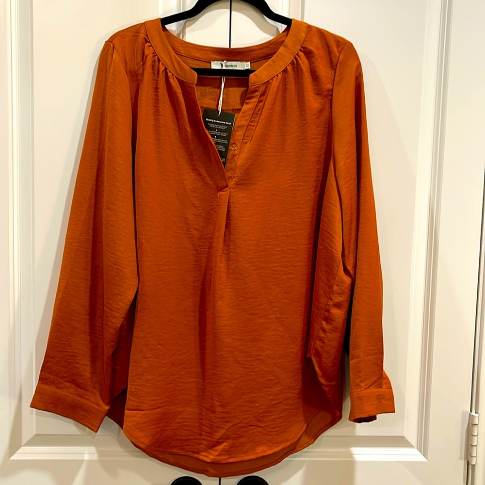Long sleeve Blouse. Very comfortable. Business.